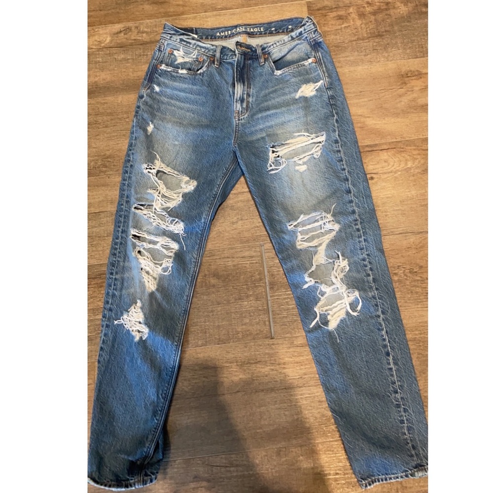 American Eagle 90’s Boyfriend Jean